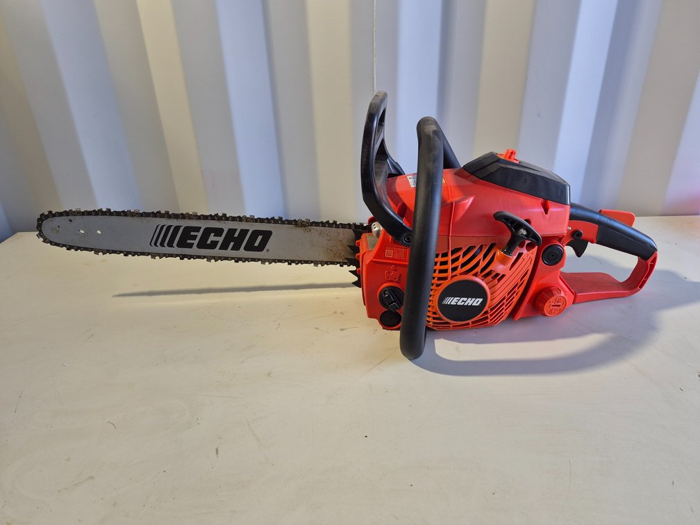 Echo CS-400 Gas-Powered Chainsaw