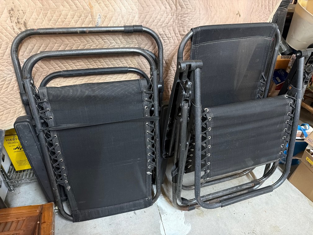 Black Mesh Folding Zero-Gravity Recliner Chairs