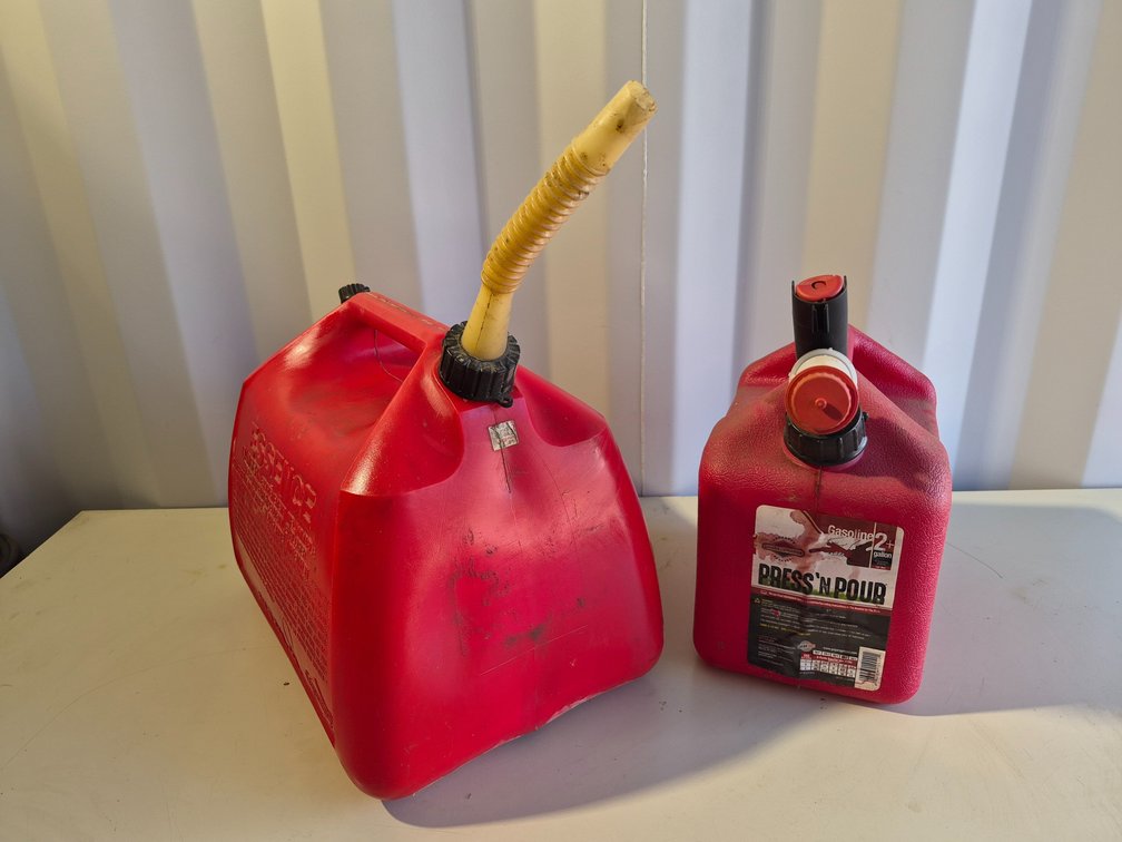 Briggs & Stratton and Garage Boss Plastic Gasoline Cans