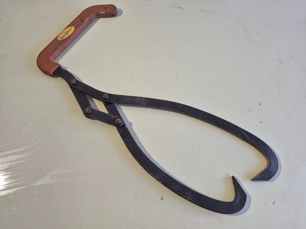 Northern Industrial Log Tongs with Wooden Handle