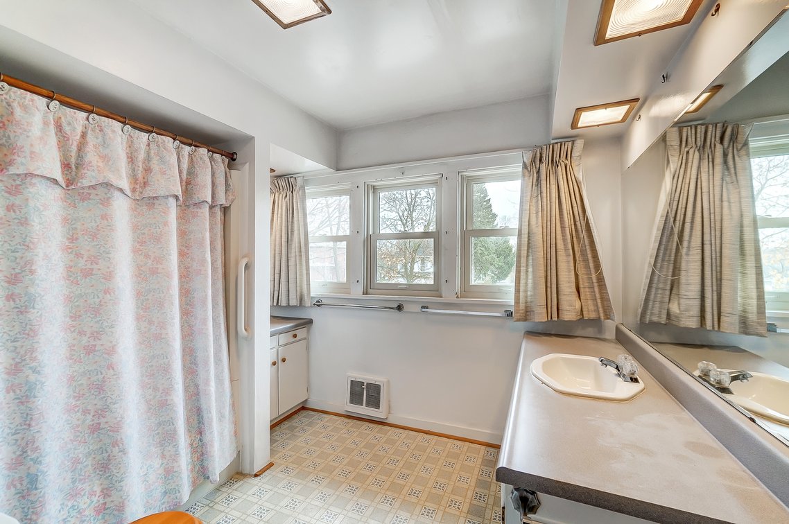 Image for 215 Liberty Drive Bowling Green, OH  43402