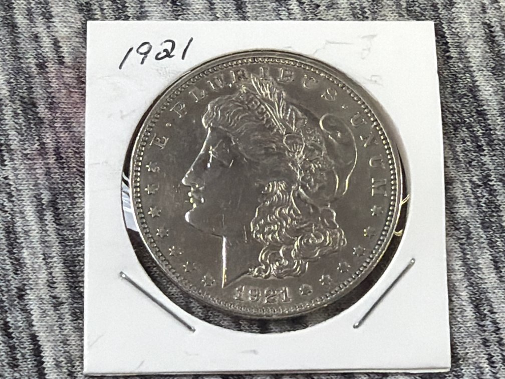 1921 MORGAN SILVER DOLLAR