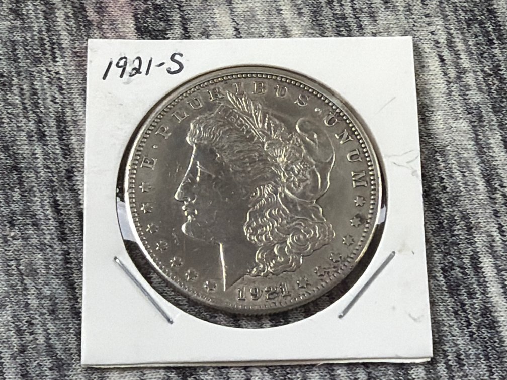 1921 S MORGAN SILVER DOLLAR