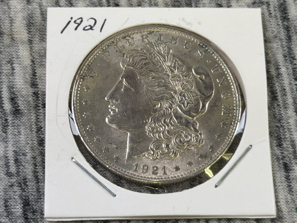 1921 MORGAN SILVER DOLLAR