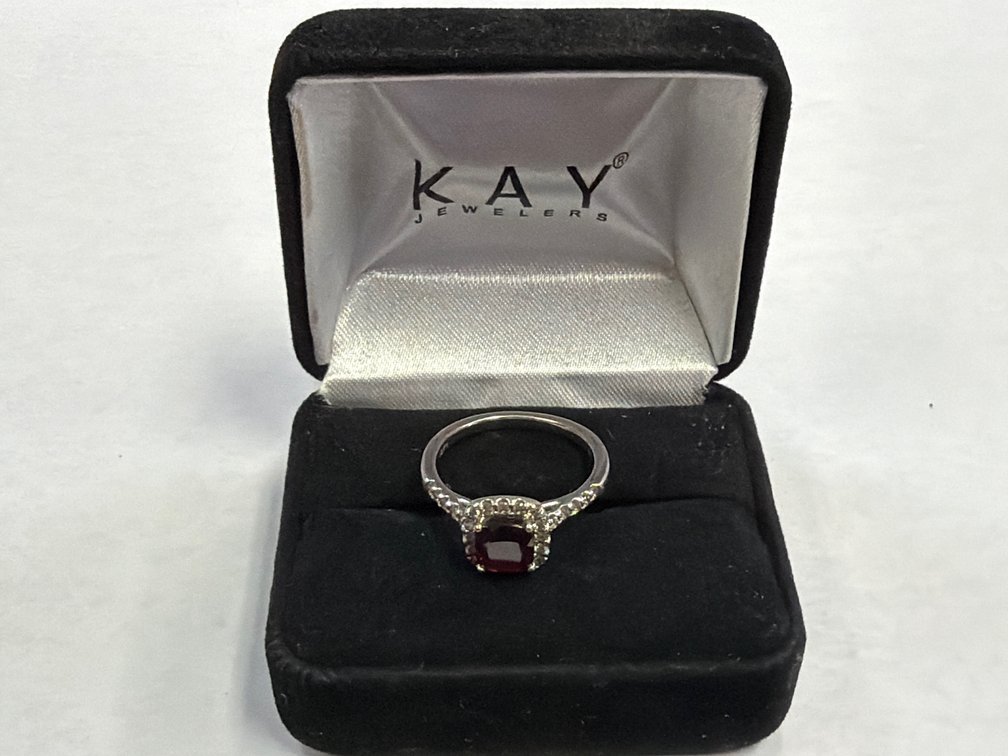KAY RING MARKED 10 KT