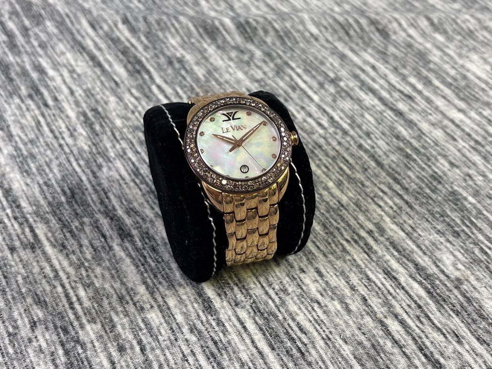 LEVIAN LADY’S WATCH