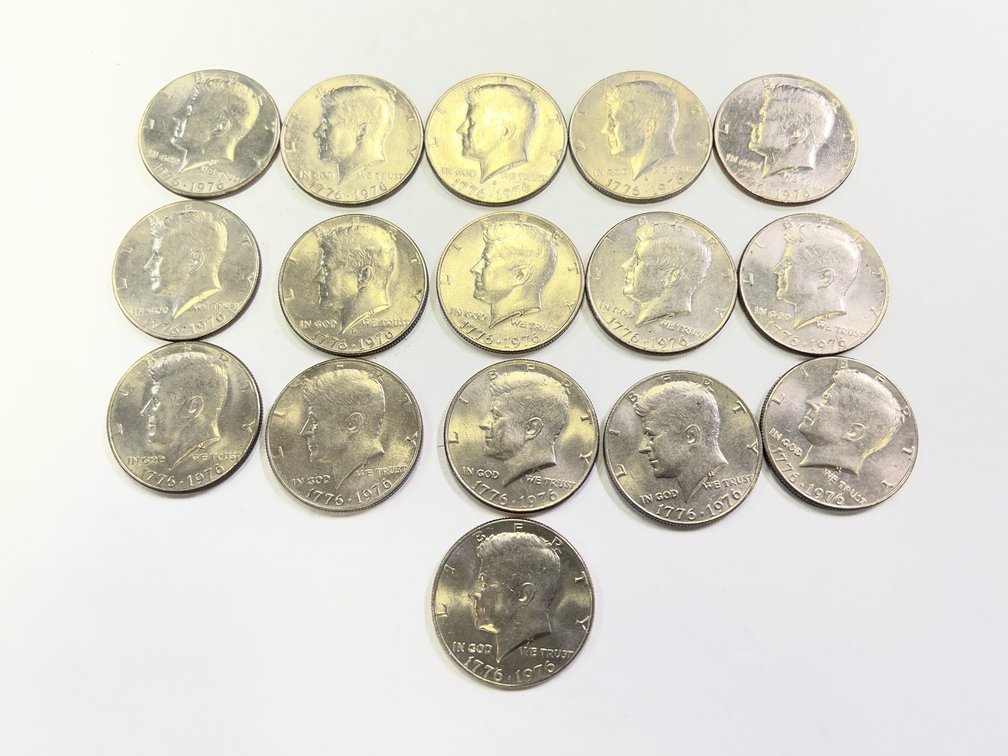 (16) BICENTENNIAL HALF DOLLARS