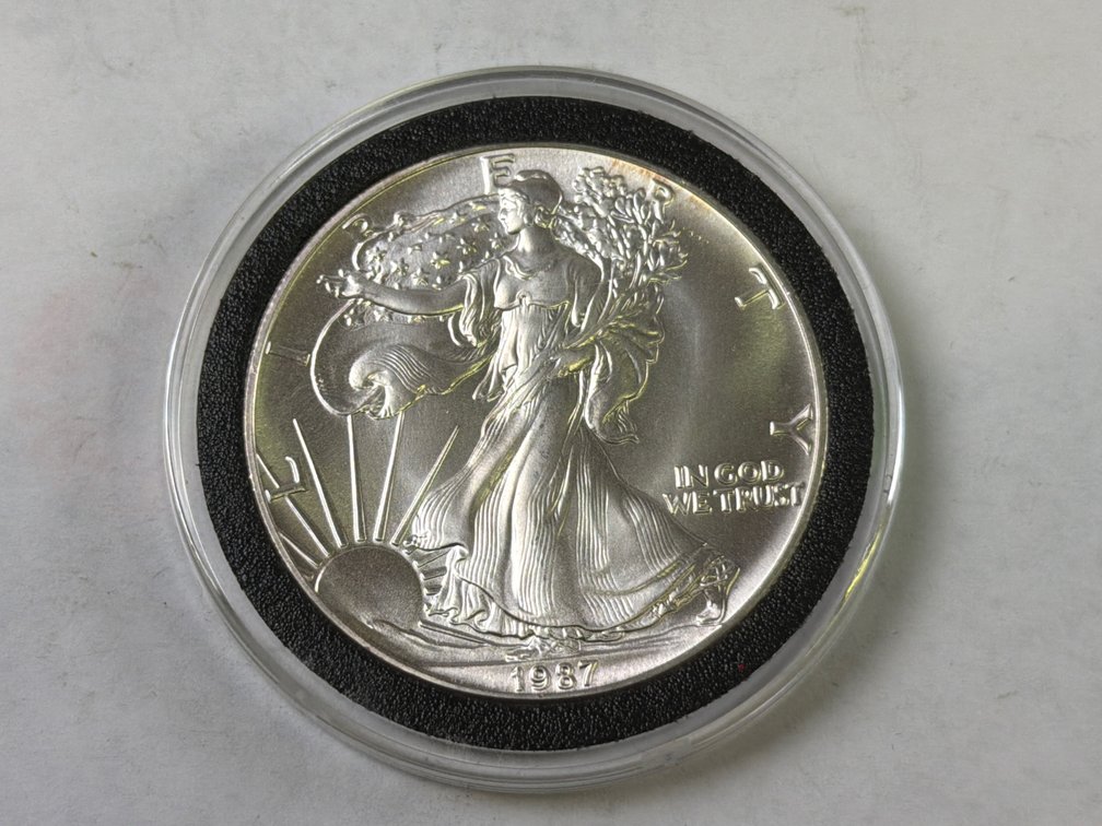 1987  AMERICAN SILVER EAGLE DOLLAR