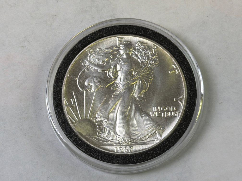 1987  AMERICAN SILVER EAGLE DOLLAR