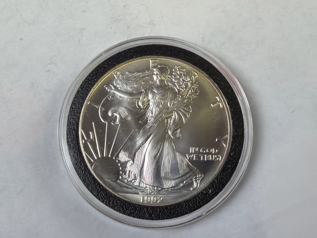 1992  AMERICAN SILVER EAGLE DOLLAR