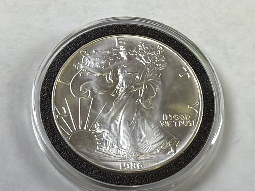 1986  AMERICAN SILVER EAGLE DOLLAR