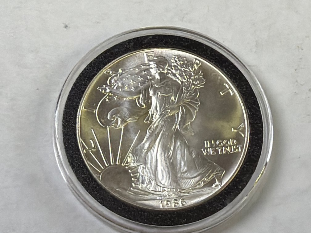1986  AMERICAN SILVER EAGLE DOLLAR