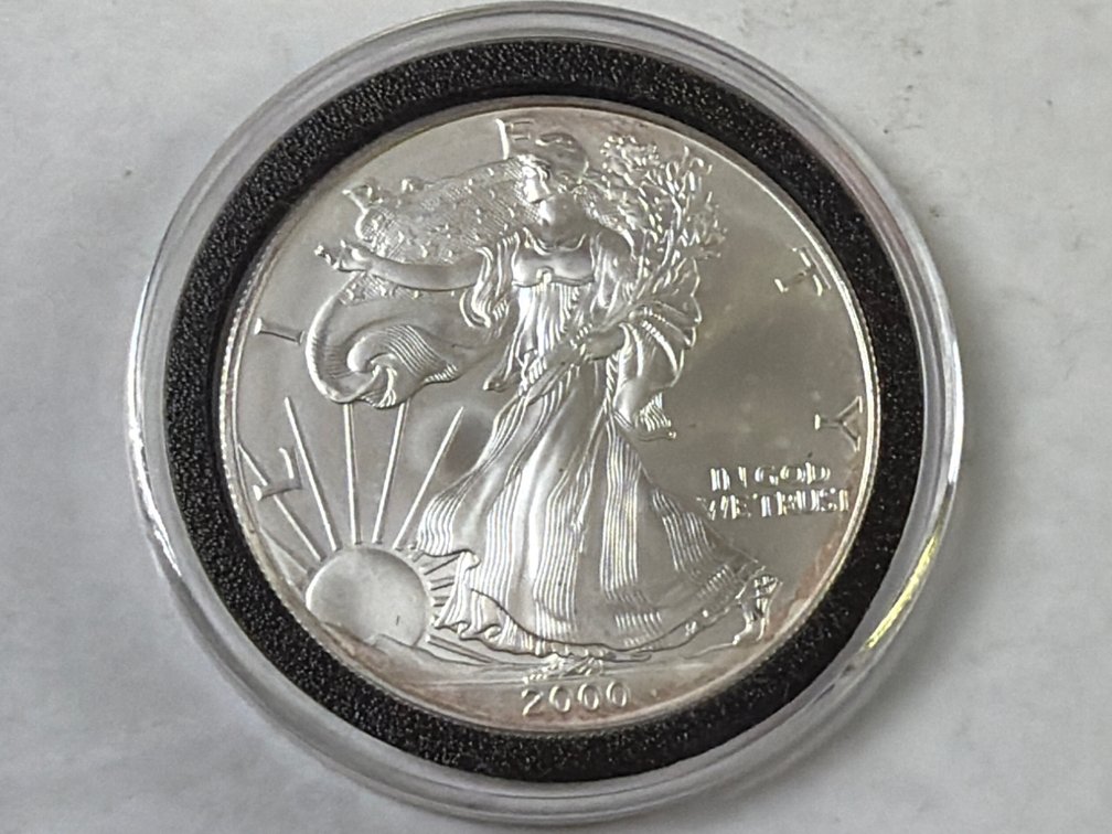 2000  AMERICAN SILVER EAGLE DOLLAR