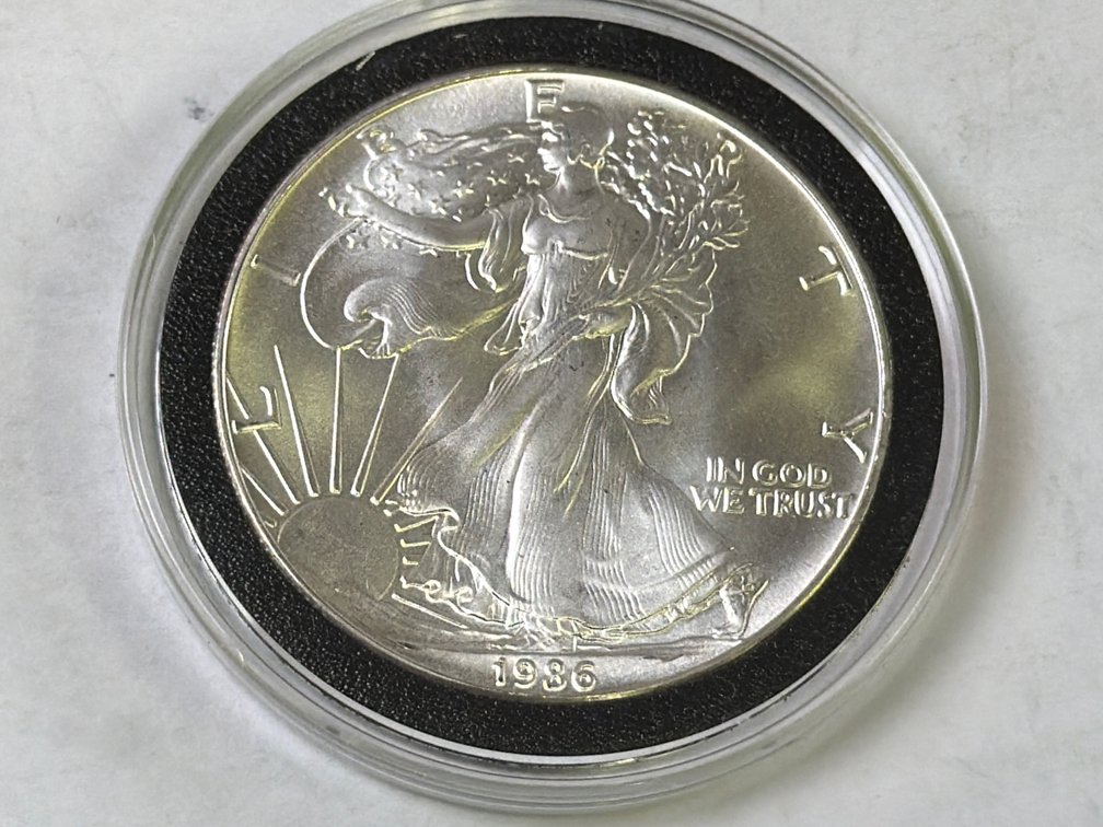 1986  AMERICAN SILVER EAGLE DOLLAR
