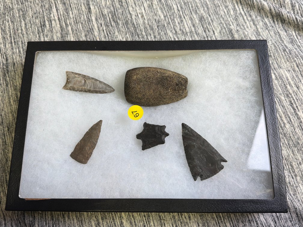 ARROW HEADS AND STONE