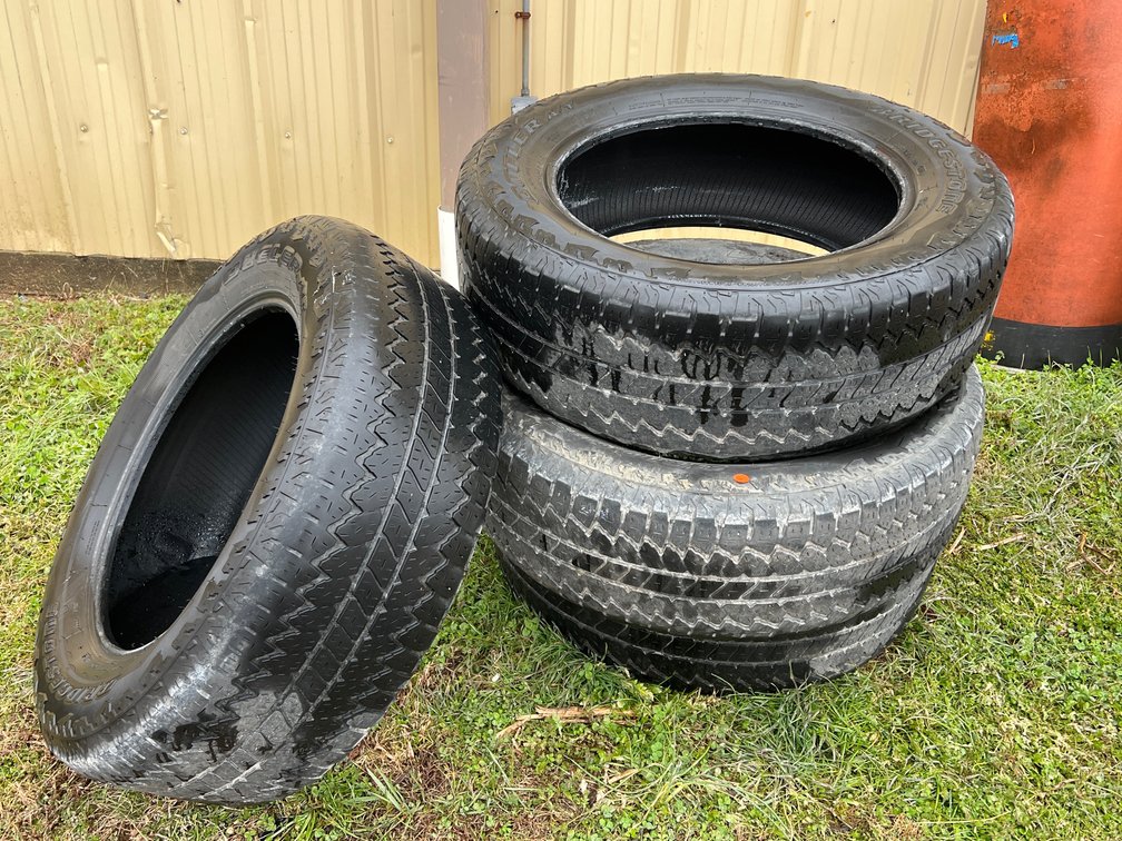 (4) 275/60R20 TIRES