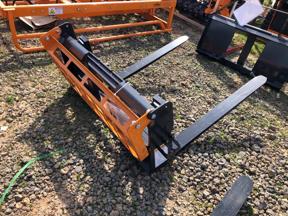 SKID STEER PALLET FORKS