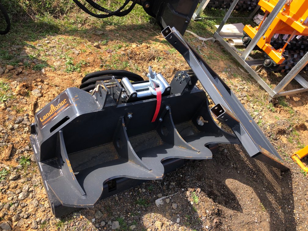 15,000 lb SKID STEER WINCH & GUARD PLATE