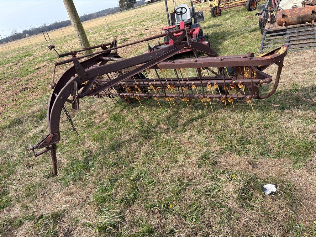 NEW HOLLAND 56 RAKE