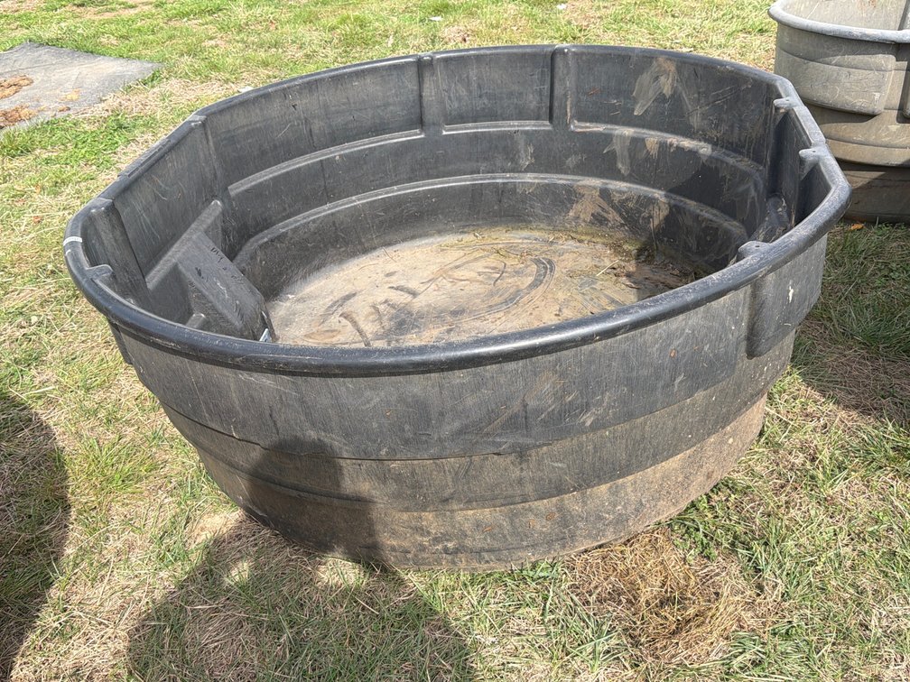 300 GAL STOCK TANK