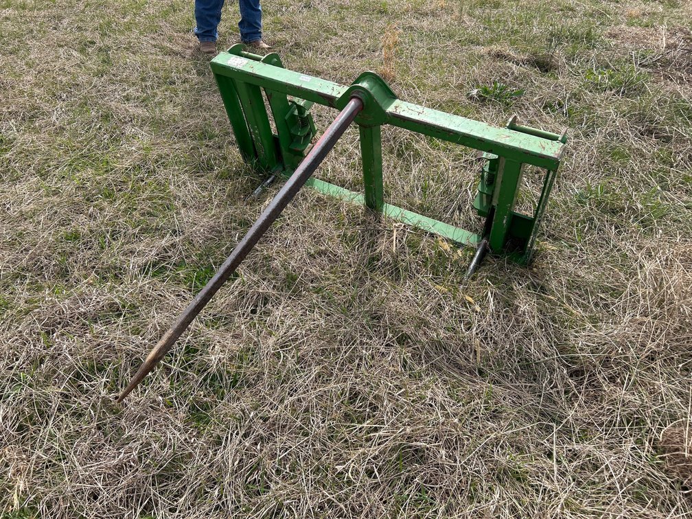 FRONT HAY SPEAR FOR JOHN DEERE 600/700 SERIES