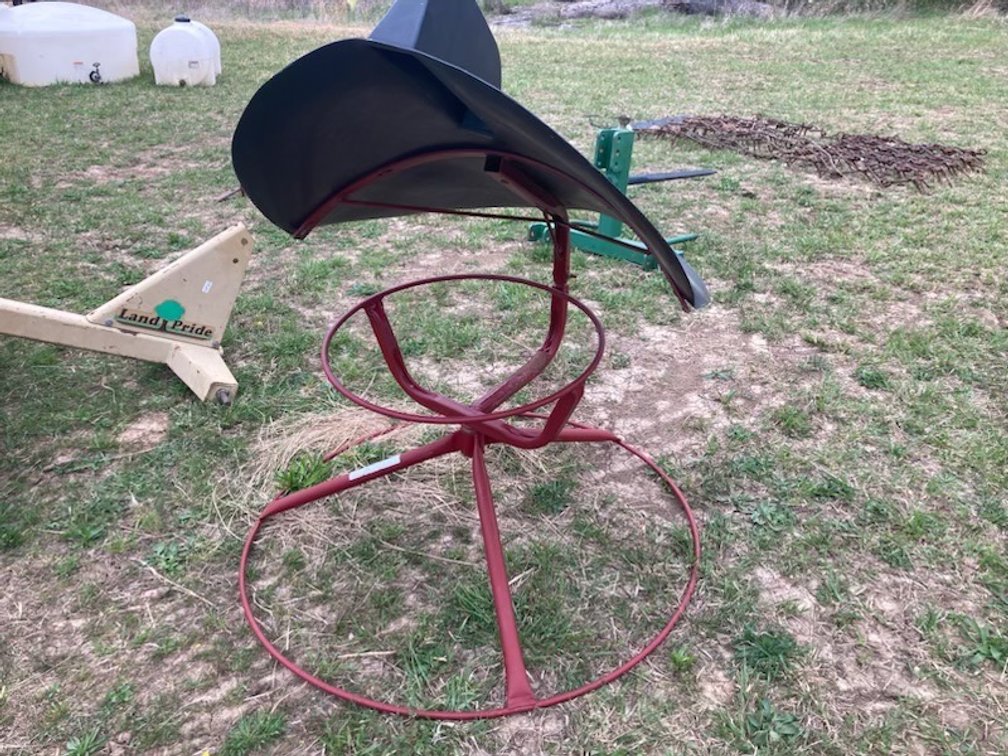 TARTER MINERAL FEEDER