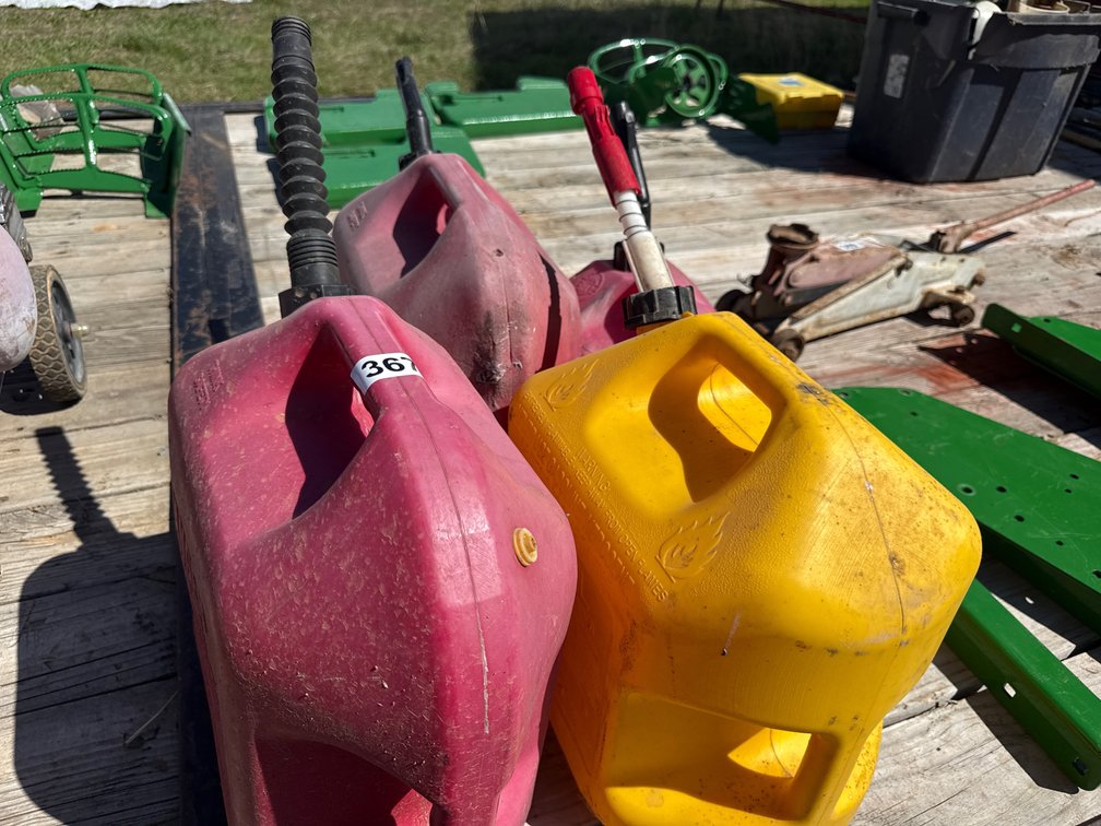 (4) GAS CANS