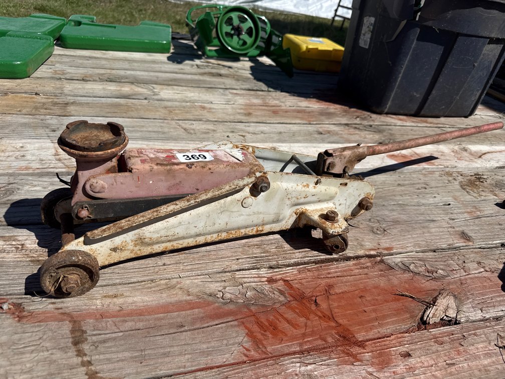 FLOOR JACK