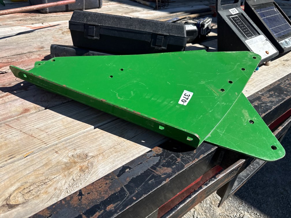 LOADER BRACKETS