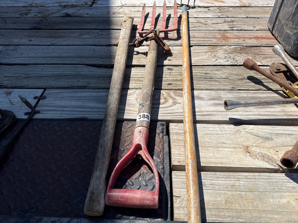 BARB WIRE STRETCHER FORK ETC