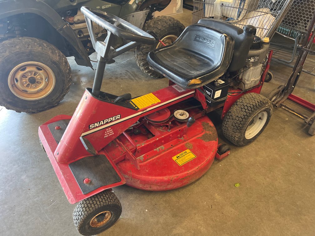 SNAPPER RIDING MOWER