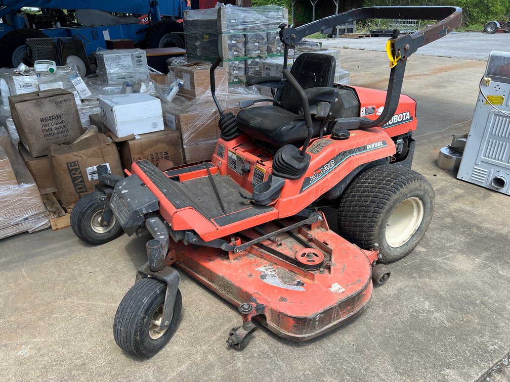 KUBOTA ZD28 DIESEL ZERO TURN MOWER