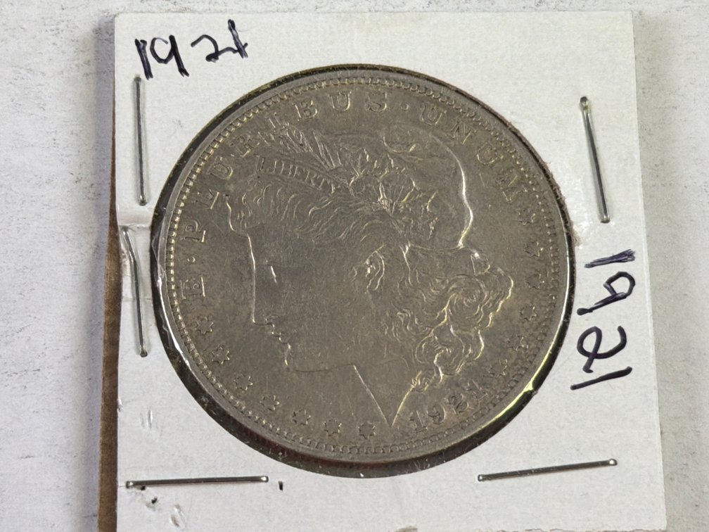 1921 MORGAN SILVER DOLLAR
