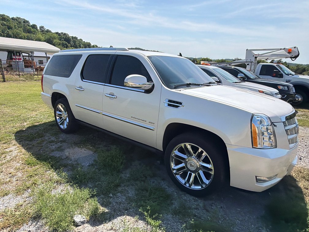 2013 Cadillac Escalade ESV Multipurpose Vehicle (MPV)