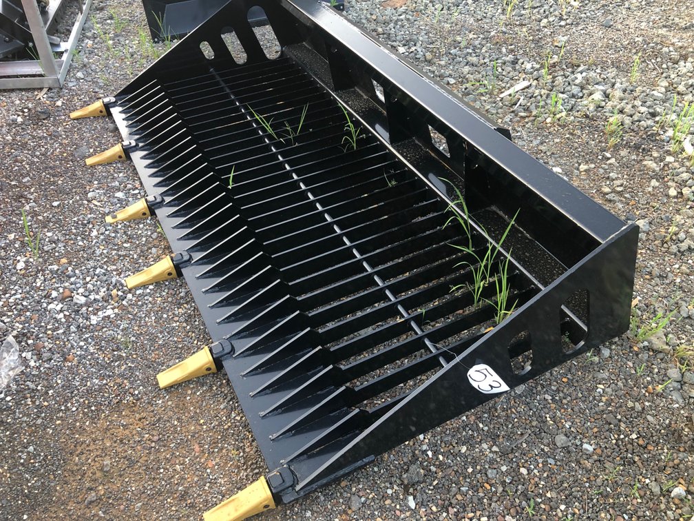 84” TOOTH SKELETON ROCK BUCKET