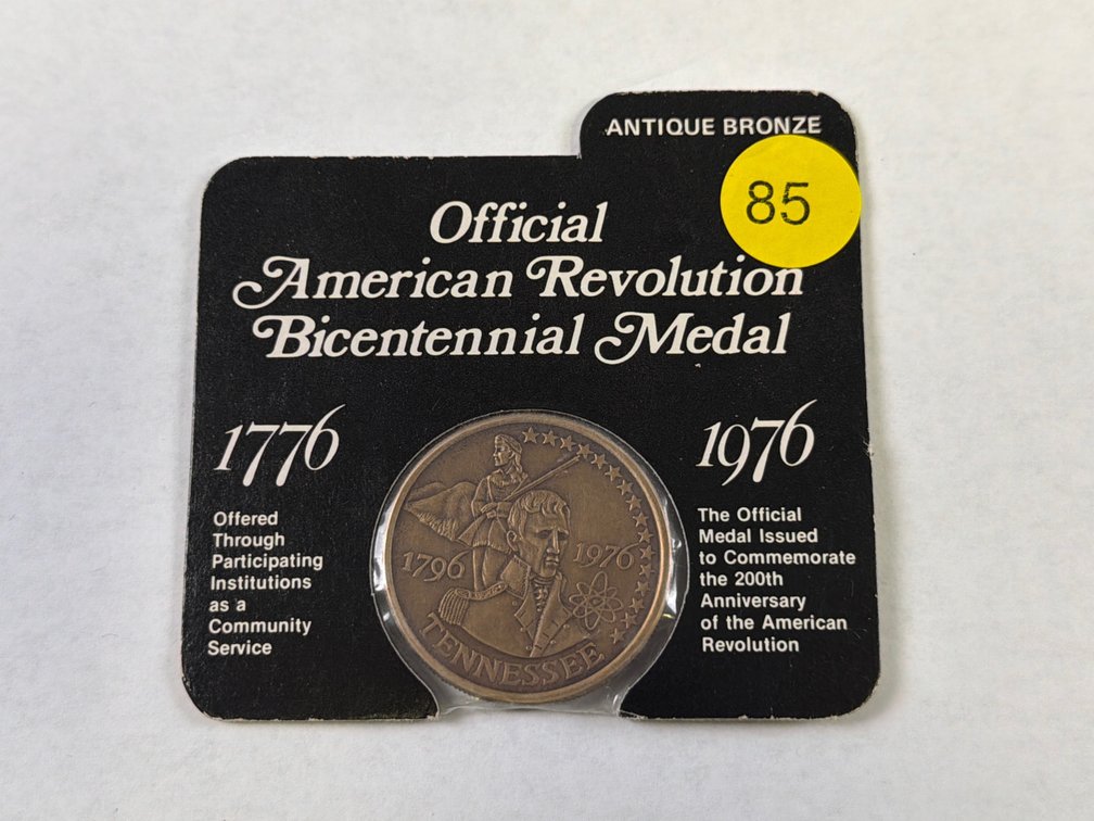 OFFICIAL AMERICAN REVOLUTION BICENTENNIAL MEDAL