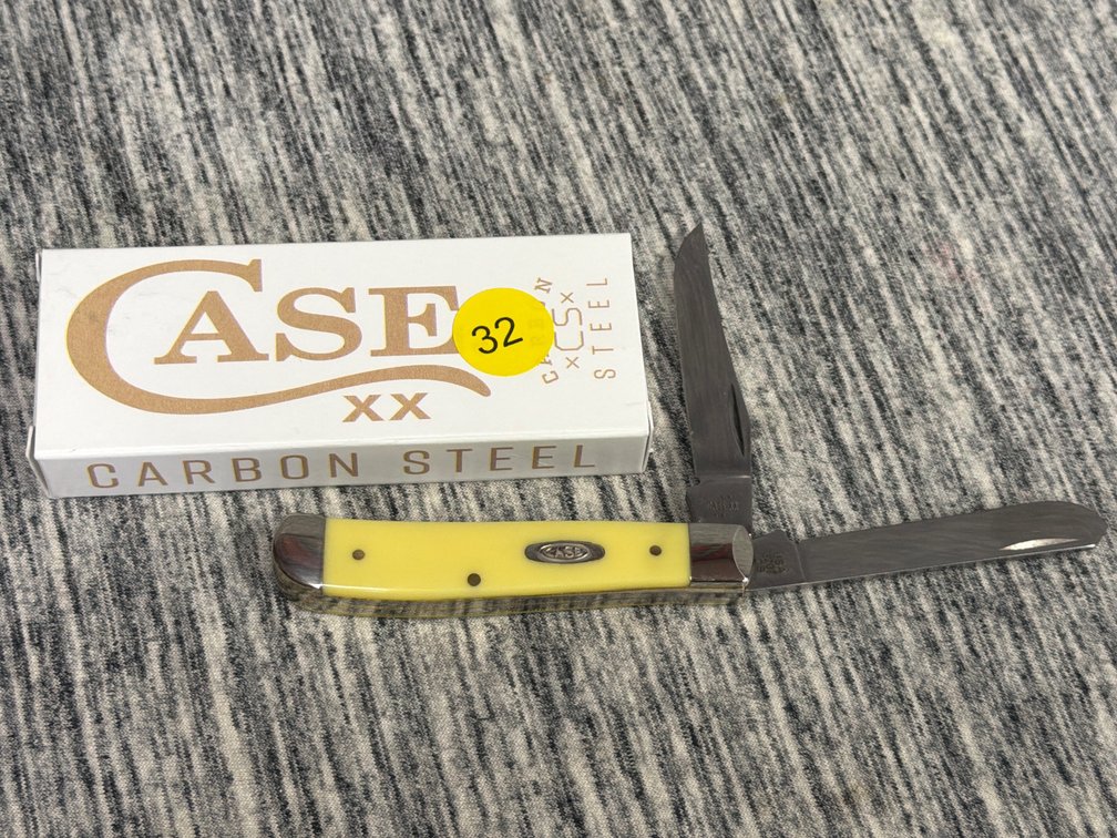 CASE XX YELLOW SYNTHETIC SMOOTH MINI TRAPPER KNIFE