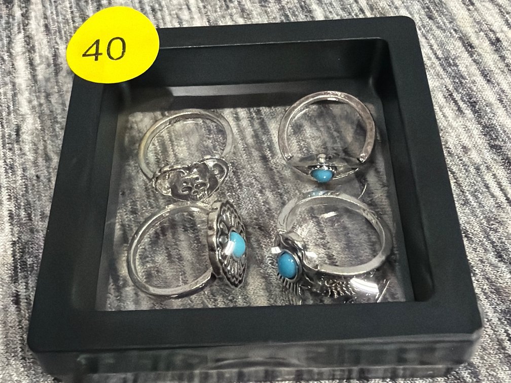 (4) RINGS