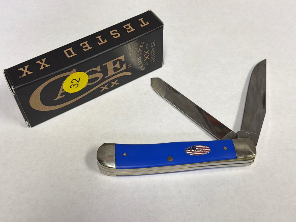 CASE ROYAL BLUE SYNTHETIC SMOOTH TRAPPER KNIFE