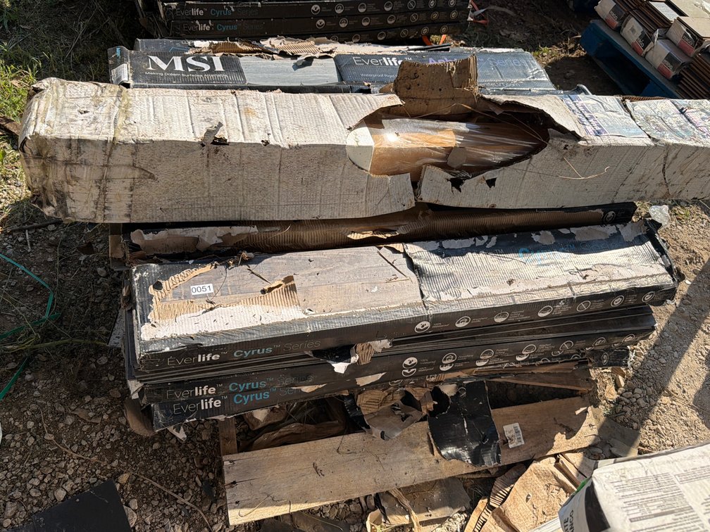 PALLET OF FLOORING