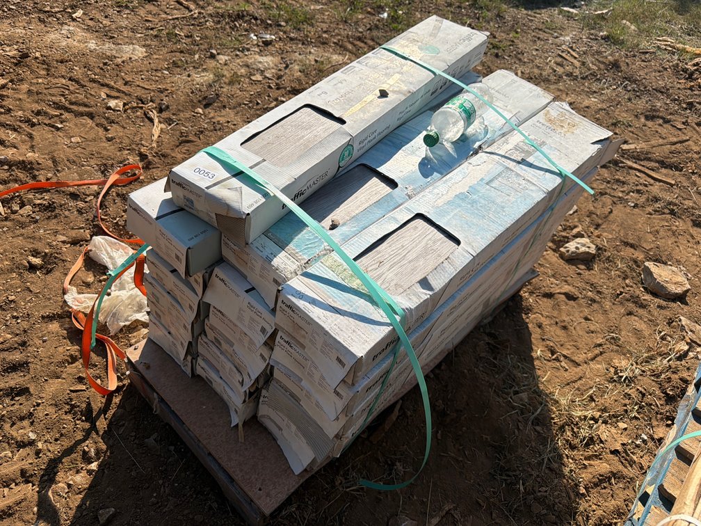 PALLET OF VINYL PLANK FLOORING