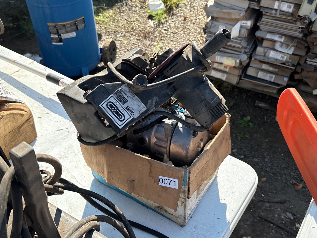 LOT OF VARIOUS TRUCK PARTS