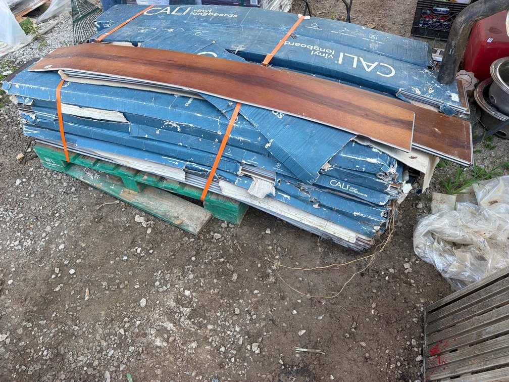 LARGE LOT OF VINYL FLOORING