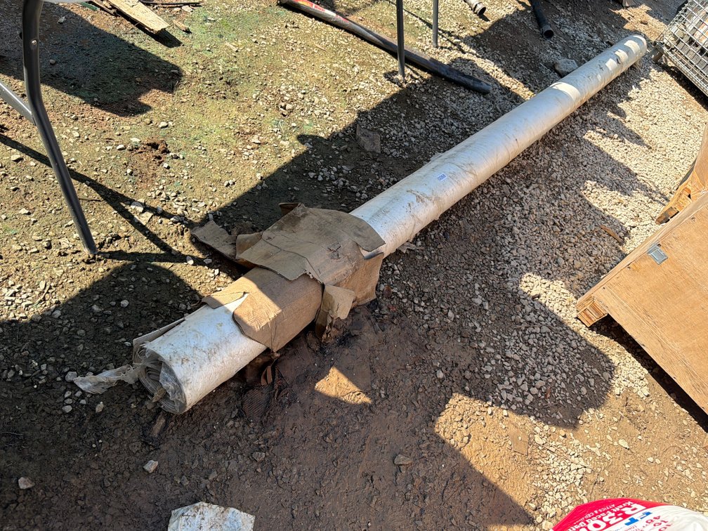 ROLL OF LINOLEUM