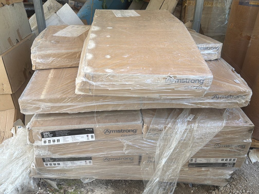 PALLET OF CEILING TILES