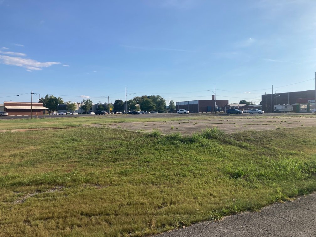 1.4 ACRE PRIME COMMERCIAL LOT: 800 HUNTSVILLE HWY, FAYETTEVILLE, TN
