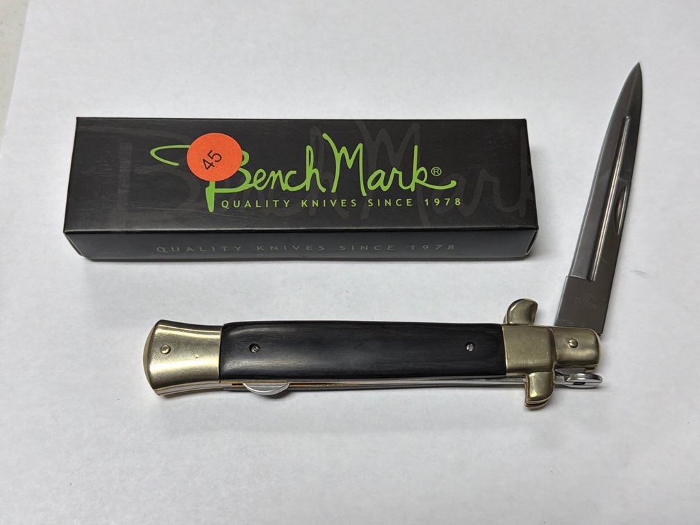 BENCHMARK KNIFE