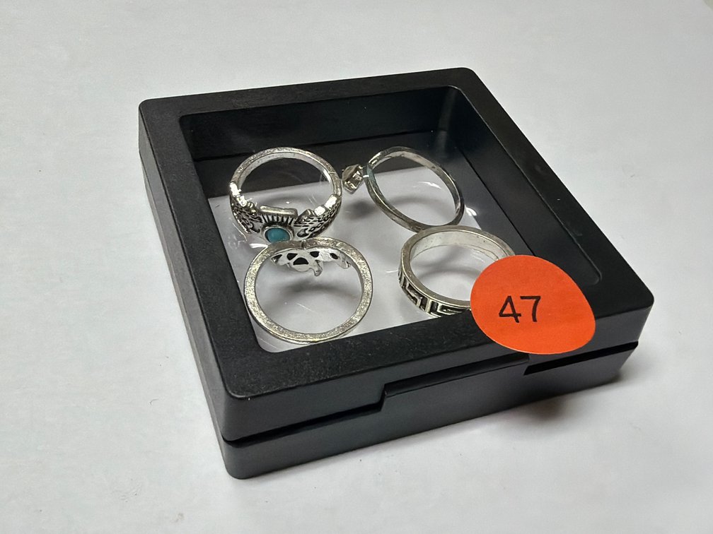 (4) RINGS