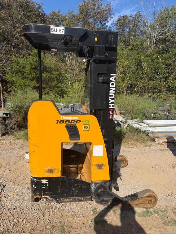 HYUNDAI 18BRP-9 3500LB PUSHER FORKLIFT