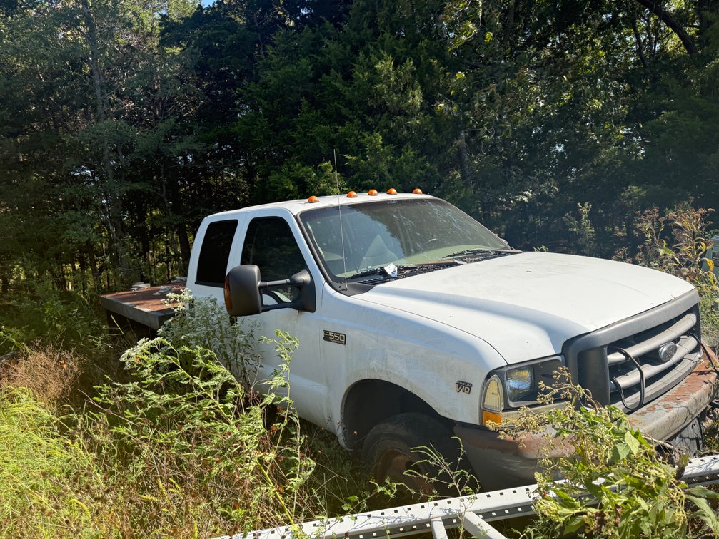 2004 Ford F-550 Truck